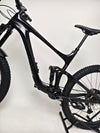 Side view of Giant Reign Advanced Pro 2 29 Carbon showcasing frame geometry, in Very Good Condition, LARGE frame, RRP £4,499.00, offered at the price of £1,790.00!