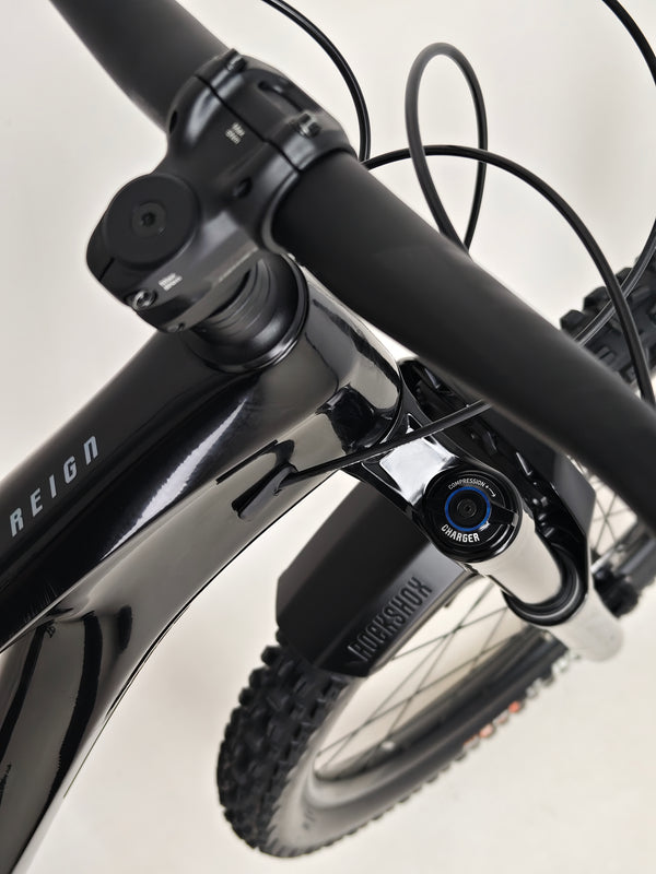 Dramatic landscape with Giant Reign Advanced Pro 2 29 Carbon across rocky terrain, showcasing performance, in Very Good Condition, LARGE, RRP £4,499.00, available for £1,790.00!