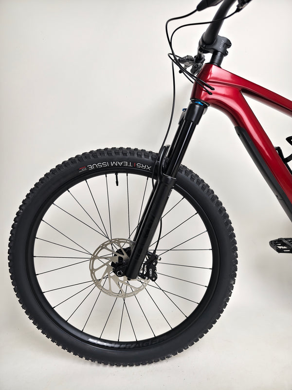 TREK Fuel EX 9.7 Gen 6 2023 FS CARBON / M-L / FOX / RRP: £4,175.00 / LIKE NEW! / Get it for £2,090.00 including FREE UK Delivery! - Front view focusing on handlebars and controls.