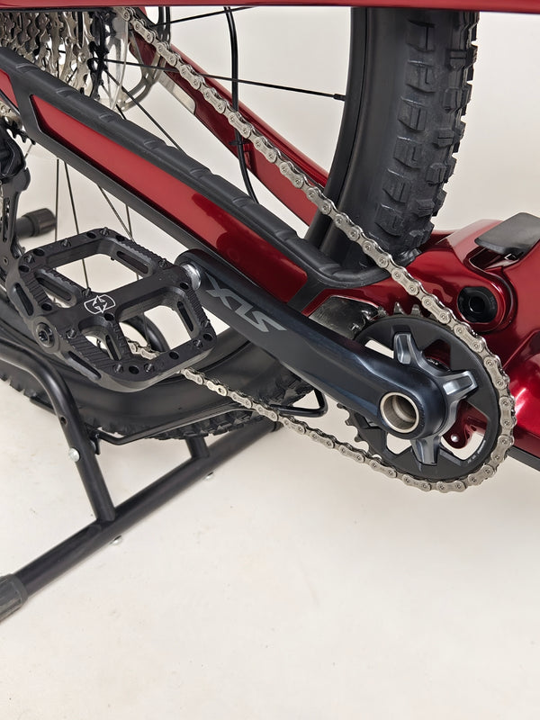 TREK Fuel EX 9.7 Gen 6 2023 FS CARBON / M-L / FOX / RRP: £4,175.00 / LIKE NEW! / Get it for £2,090.00 including FREE UK Delivery! - Clear view showcasing bike’s adjustable features.