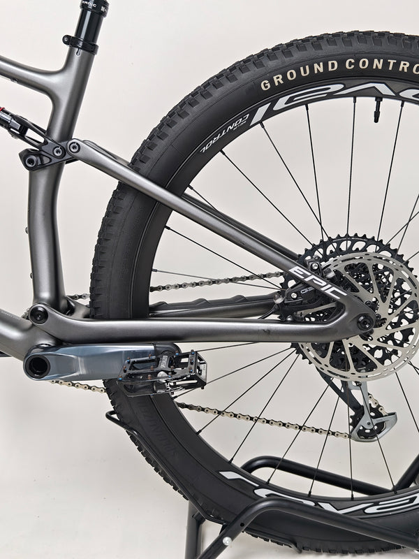 Specialized Epic EVO Expert 2022 Medium angle shot highlighting Excellent Condition! RRP: £7,750.00, available for £2,790.00 with FREE Delivery!