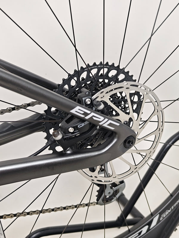 Detailed imagery of the Specialized Epic EVO Expert 2022, Medium size, Excellent Condition! RRP: £7,750.00, currently available for £2,790.00 with FREE Delivery!