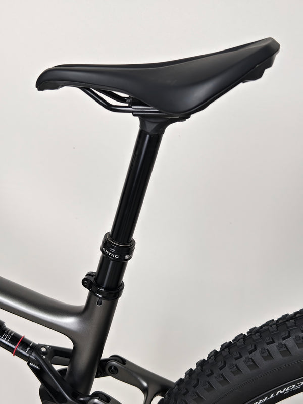 Specialized Epic EVO Expert 2022 Medium mountain bike, Excellent Condition demonstration, RRP: £7,750.00, yours for £2,790.00 with FREE Delivery!