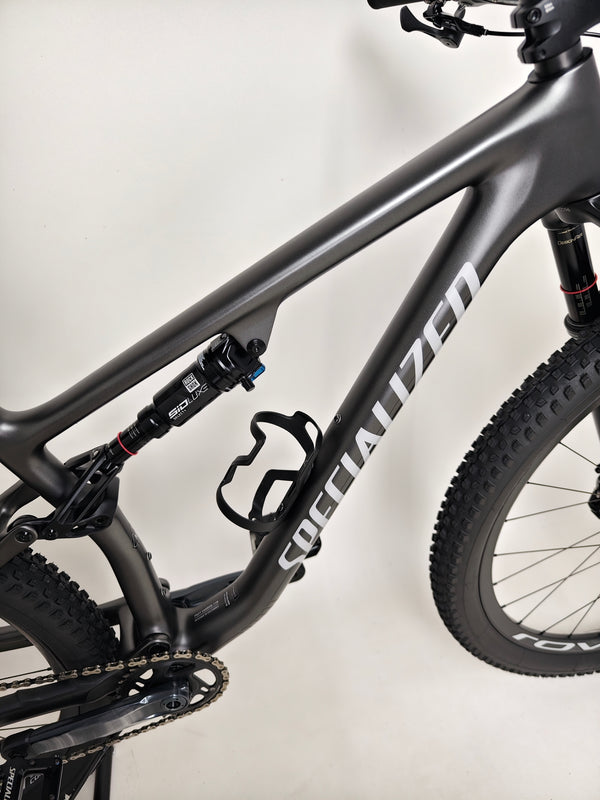 Biodegradable materials showcased with Specialized Epic EVO Expert 2022, Medium, in Excellent Condition! RRP: £7,750.00, your cost only £2,790.00 with FREE Delivery!