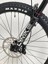 GT Sensor Carbon Pro LE 2024 / LARGE / RRP £5,000.00 / Excellent Condition! / Our Price ONLY £2,050.00 including Free UK Delivery – handlebar, stem and front brake setup on the 2024 GT MTB