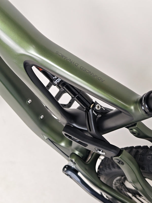 Orbea Rallon M20 Carbon 2021/ LARGE / FOX 38 / RRP: £4,259.00 / Very Good Condition! seatpost and rear triangle view