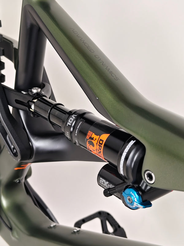 Orbea Rallon M20 Carbon 2021/ LARGE / FOX 38 / RRP: £4,259.00 / Very Good Condition! rear suspension shock and tune details