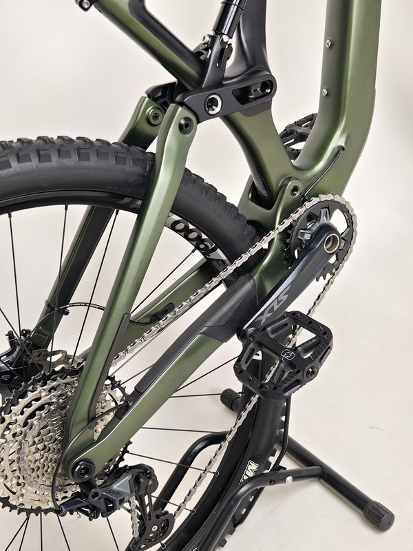 Orbea Rallon M20 Carbon 2021/ LARGE / FOX 38 / RRP: £4,259.00 / Very Good Condition! rear brake and calliper close-up