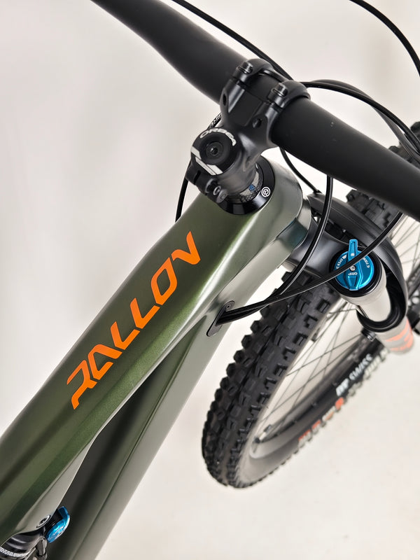 Orbea Rallon M20 Carbon 2021/ LARGE / FOX 38 / RRP: £4,259.00 / Very Good Condition! front view with Fox 38 fork and 203mm rotor