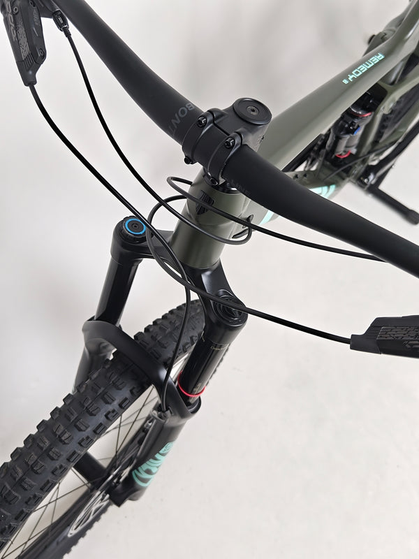 Trek Remedy 8 2023 LARGE — chainstay and protected frame sections detail