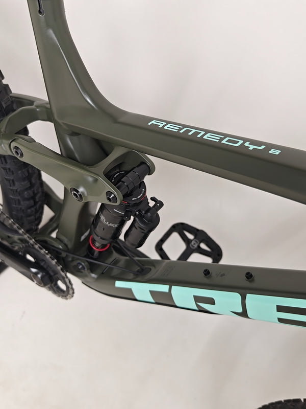Trek Remedy 8 2023 LARGE — seatpost and rear triangle view showing condition