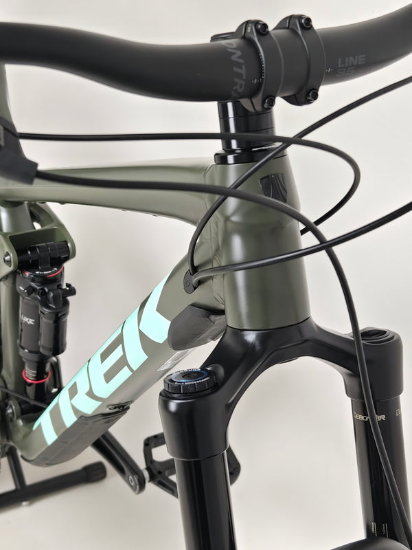 Trek Remedy 8 2023 LARGE — drivetrain cleaning and overall bike condition close-up