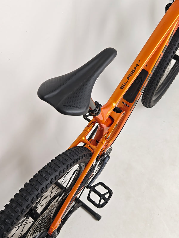 Trek Slash 7 Factory Orange / X-LARGE / YARI / RRP: £3,200.00 / Very Good Condition / Our Price 1,770.00 including FREE UK Delivery! Frame protection plates and guard detail on Trek Slash 7
