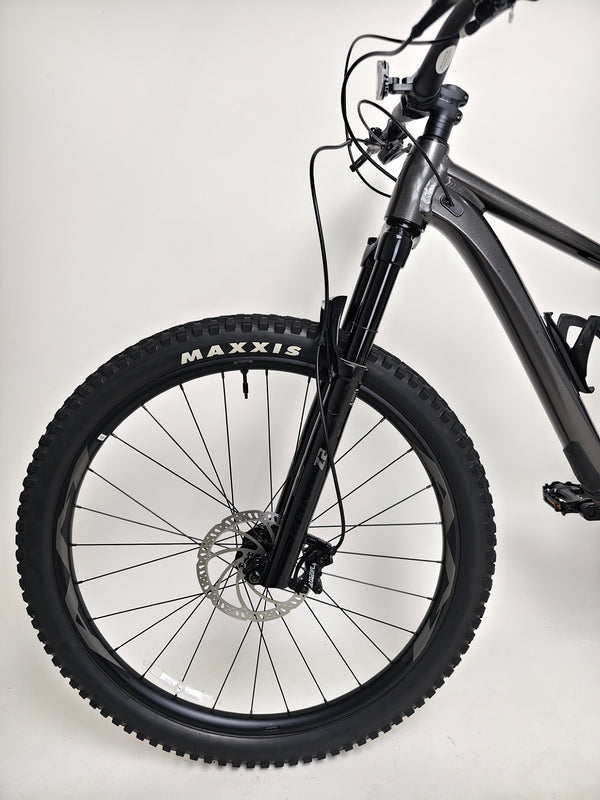 Giant Trance 29 2 2022 / MEDIUM / RRP: £3,299.00 / Excellent Condition! — front view of the Marzocchi Z2 fork and head tube