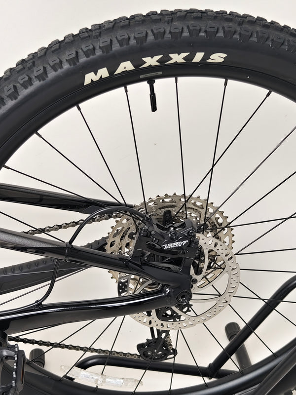 Giant Trance 29 2 2022 / MEDIUM / RRP: £3,299.00 / Excellent Condition! — close-up of the Shimano Deore shifters on the cockpit