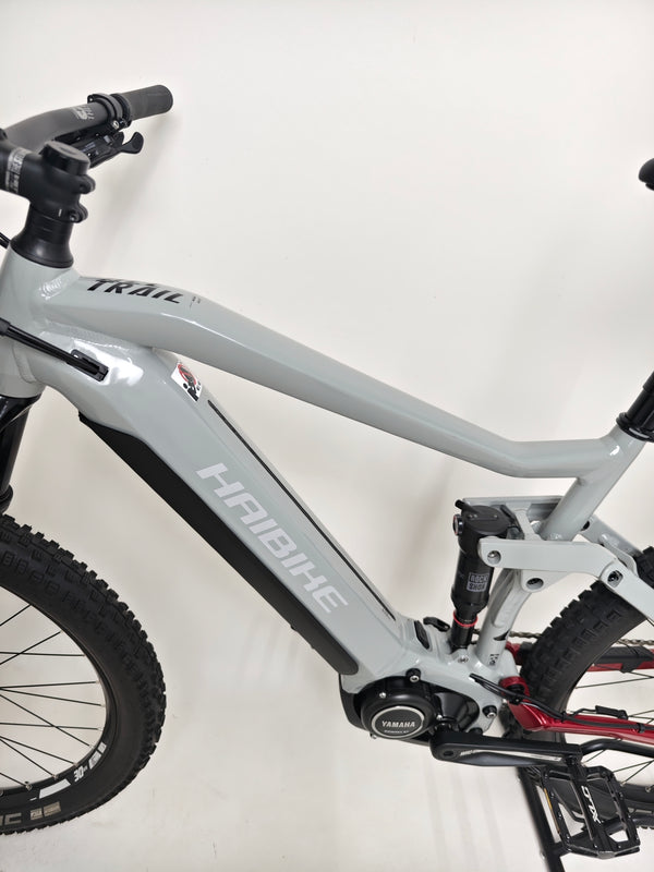 View of the intricate design elements on the Haibike AllTrail 5 27.5 2022 Full Suspension e-Bike in excellent condition. Purchase now for only £1,870.00 at eMado!