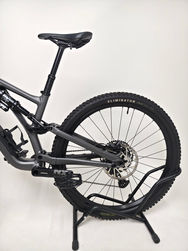 High-angle view of Specialized Stumpjumper EVO Comp Alloy 29 Medium S3 highlighting its geometry.