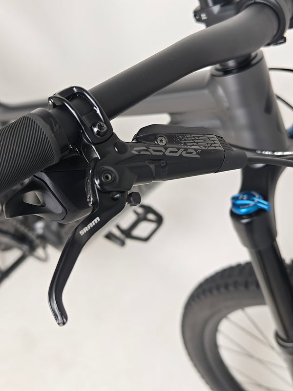 Overall view of the Specialized Stumpjumper EVO Comp Alloy 29 Medium S3 demonstrating its frame colour.