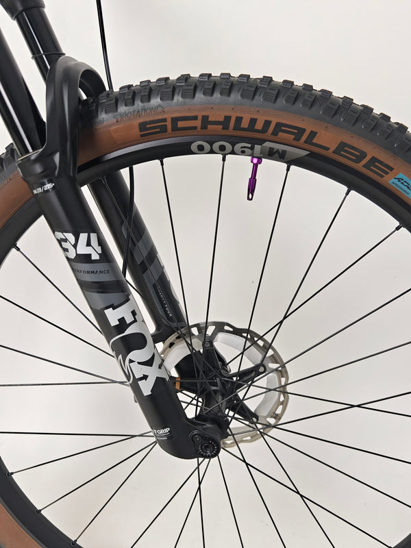 Front view of the 2023 Canyon Neuron 7 Full Suspension Bike showcasing professional aesthetics and craftsmanship, Large size, in Very Good Condition.