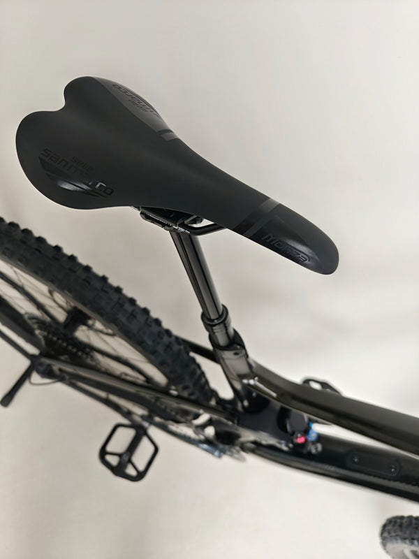 Close-up of the bike’s carbon frame of the 2023 Lapierre Zesty AM CF 8.9 Large available for £2,850.