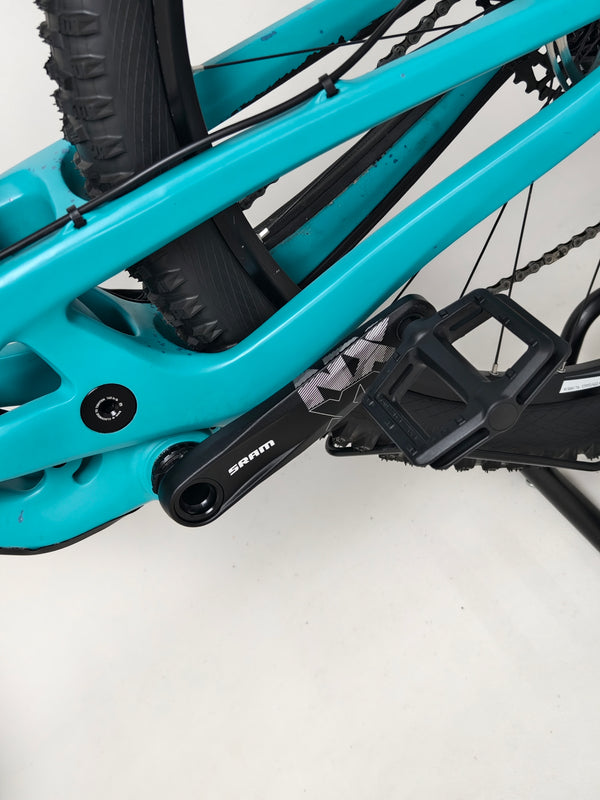 Evil Offering V1 Carbon / MEDIUM / Very Good Condition (Read Description)