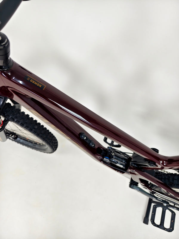 Santa Cruz Nomad 5 C R 27.5 2022 / LARGE / Carbon / Excellent Condition