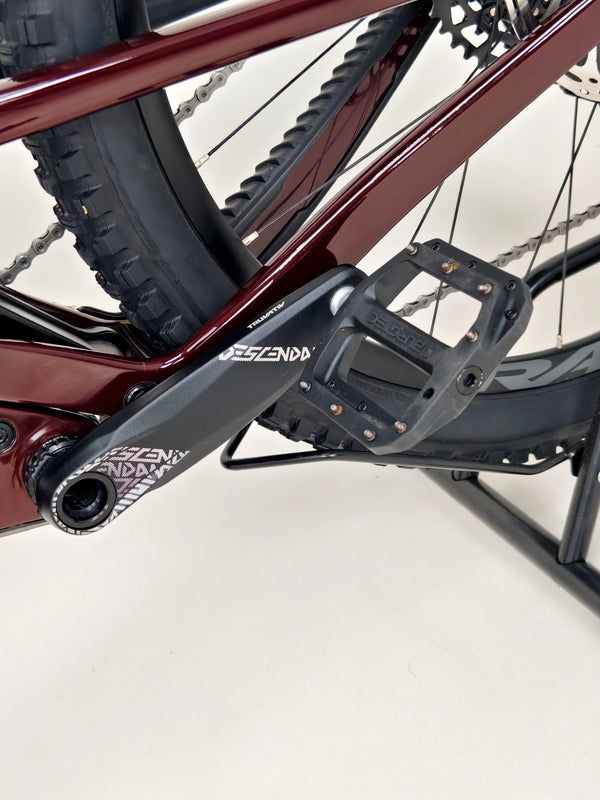 Santa Cruz Nomad 5 C R 27.5 2022 / LARGE / Carbon / Excellent Condition