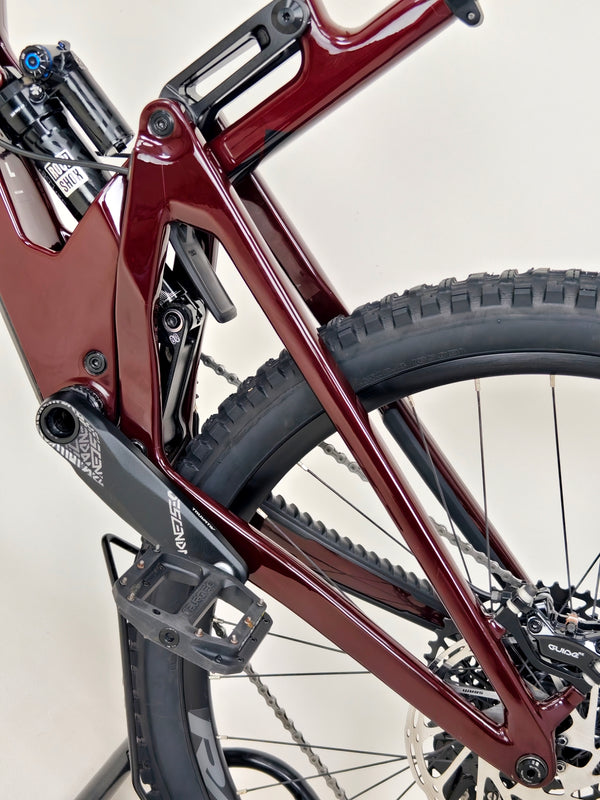 Santa Cruz Nomad 5 C R 27.5 2022 / LARGE / Carbon / Excellent Condition