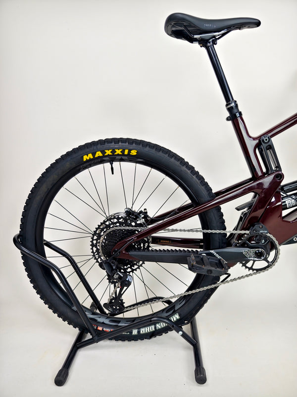 Santa Cruz Nomad 5 C R 27.5 2022 / LARGE / Carbon / Excellent Condition
