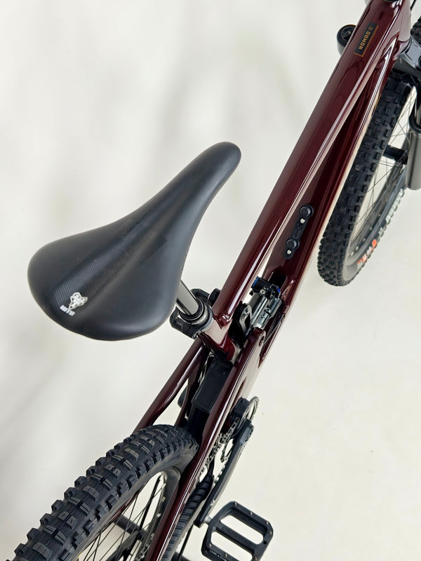 Santa Cruz Nomad 5 C R 27.5 2022 / LARGE / Carbon / Excellent Condition