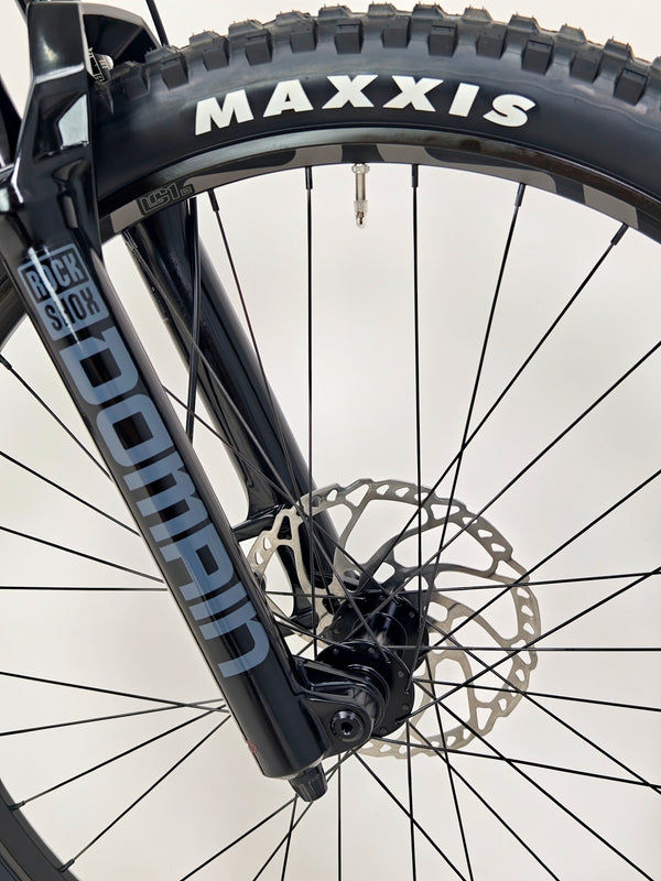 Nukeproof Giga 297 Limited-Edition "Sprung" Carbon 2023 / MEDIUM / Custom Built / Excellent Condition