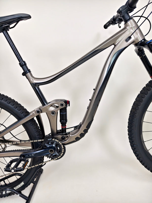 Giant Reign 29 2022 / LARGE / RRP: £2,999.00 / Excellent Condition!