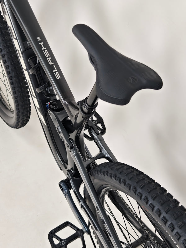 Trek Slash 8 Gen 5 2022 / MEDIUM / RRP: £3,700.00 / Excellent Condition!