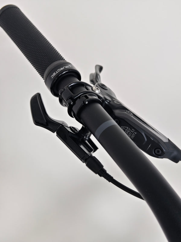 Trek Slash 8 Gen 5 2022 / MEDIUM / RRP: £3,700.00 / Excellent Condition!