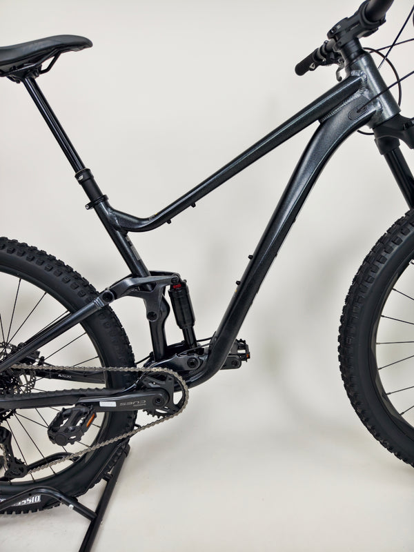 Giant Stance 29 2 2024 / LARGE / Dropper / Tubeless / RRP: £1,999.00 / Like NEW!