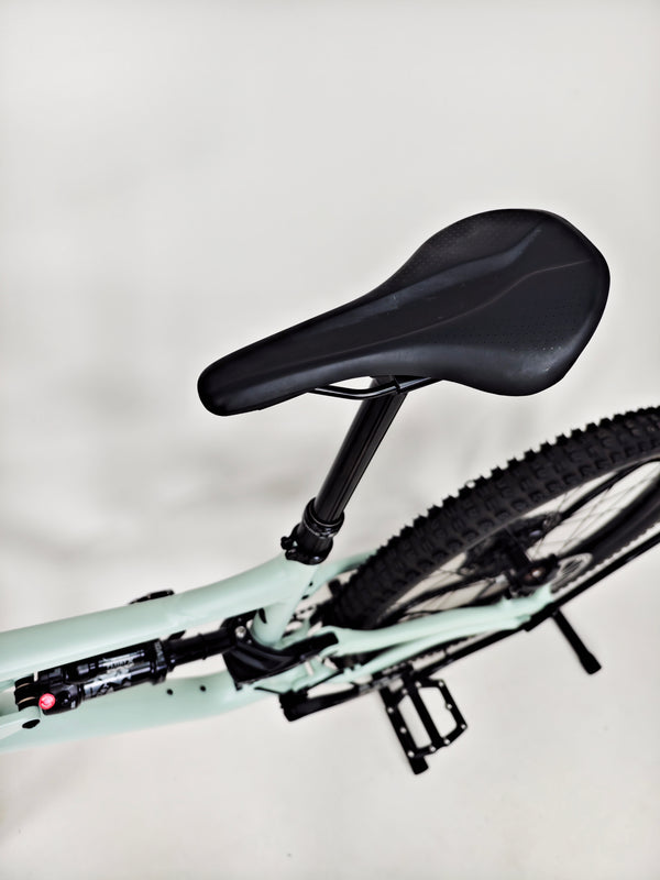 Specialized Status 160 2023 / LARGE (S4) / RRP: £2,900.00 / Very Good Condition
