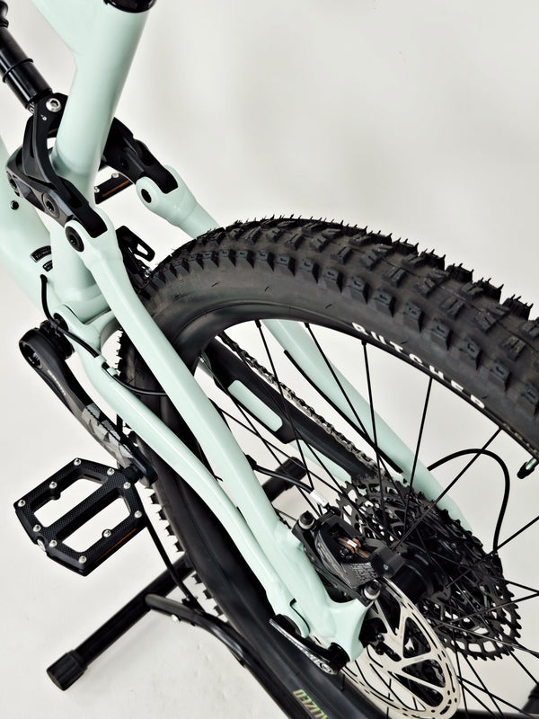 Specialized Status 160 2023 / LARGE (S4) / RRP: £2,900.00 / Very Good Condition