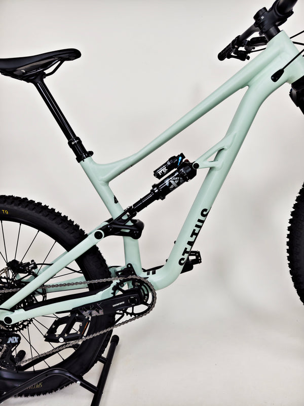 Specialized Status 160 2023 / LARGE (S4) / RRP: £2,900.00 / Very Good Condition