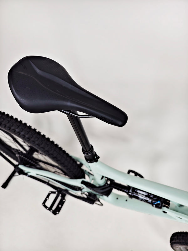 Specialized Status 160 2023 / LARGE (S4) / RRP: £2,900.00 / Very Good Condition