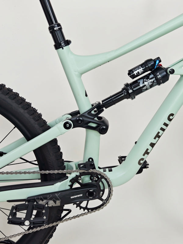 Specialized Status 160 2023 / LARGE (S4) / RRP: £2,900.00 / Very Good Condition