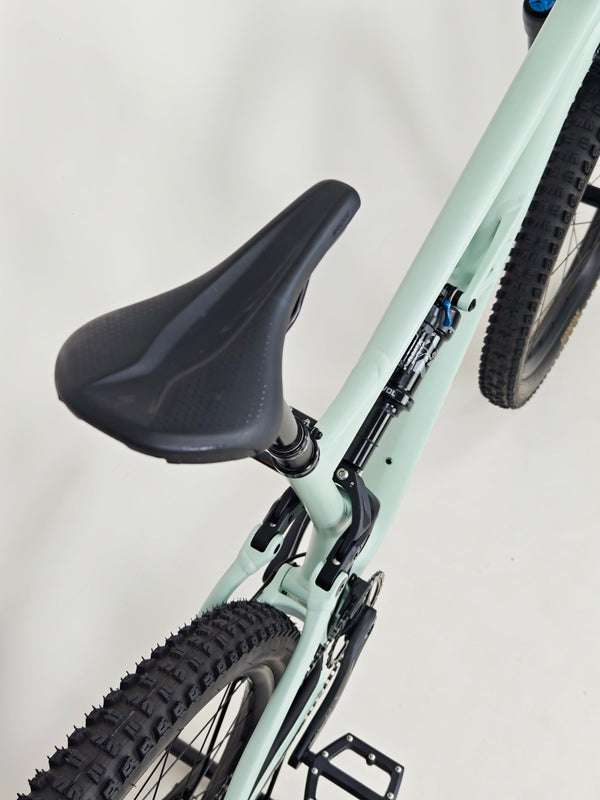 Specialized Status 160 2023 / LARGE (S4) / RRP: £2,900.00 / Very Good Condition