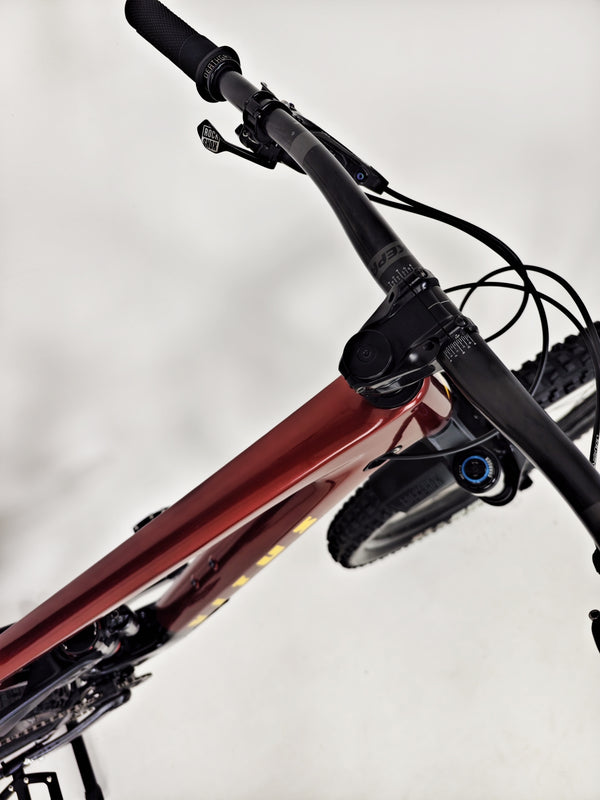 Vitus Sommet 297 AMP Mountain Bike 2022 / MEDIUM / RRP: £4,599.99 / Very Good Condition!