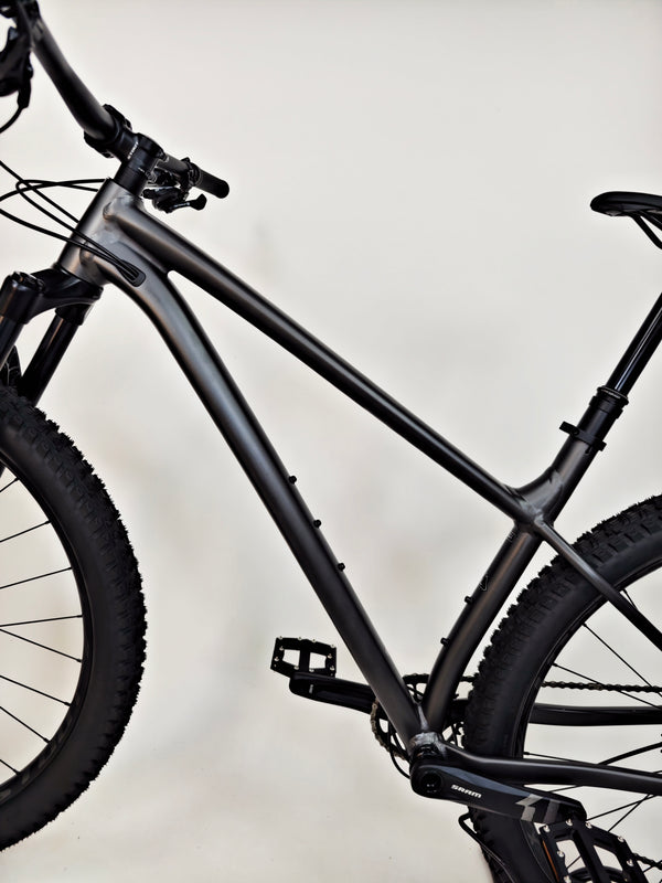Specialized Fuse Comp 29 2023 / LARGE / Excellent Condition / RRP: £2,000.00