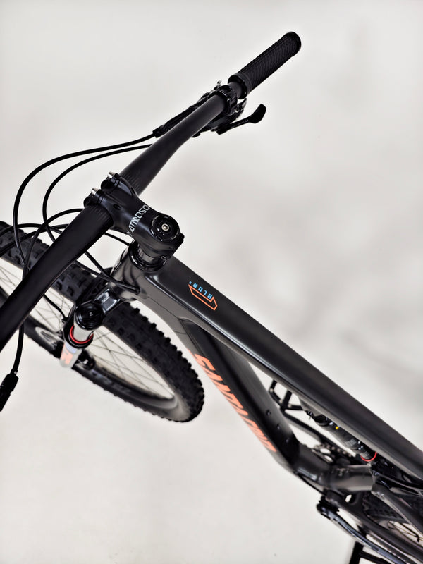 Santa Cruz Blur 4 C S 2022 / MEDIUM / RRP: £5,499.00 / Very Good Condition