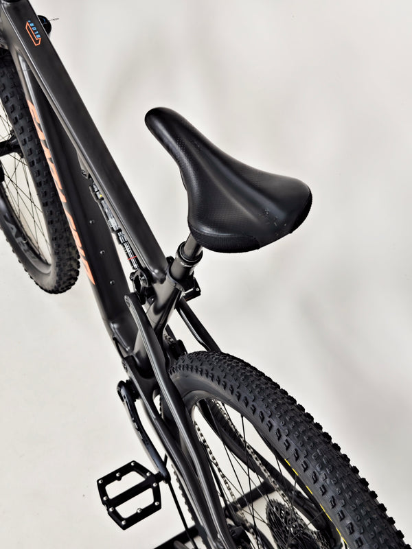 Santa Cruz Blur 4 C S 2022 / MEDIUM / RRP: £5,499.00 / Very Good Condition