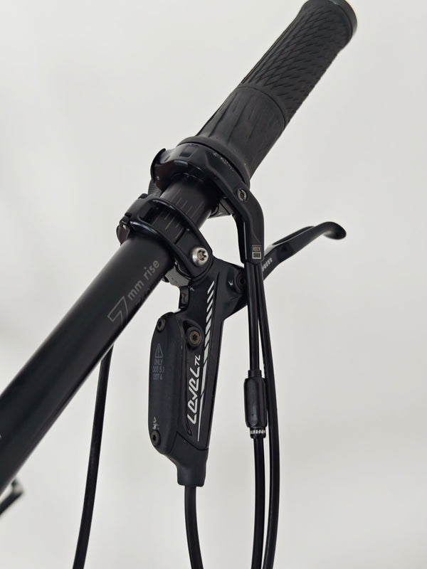 Santa Cruz Blur 4 C S 2022 / MEDIUM / RRP: £5,499.00 / Very Good Condition