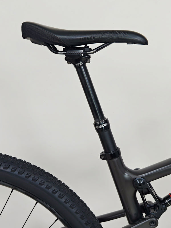 Santa Cruz Blur 4 C S 2022 / MEDIUM / RRP: £5,499.00 / Very Good Condition