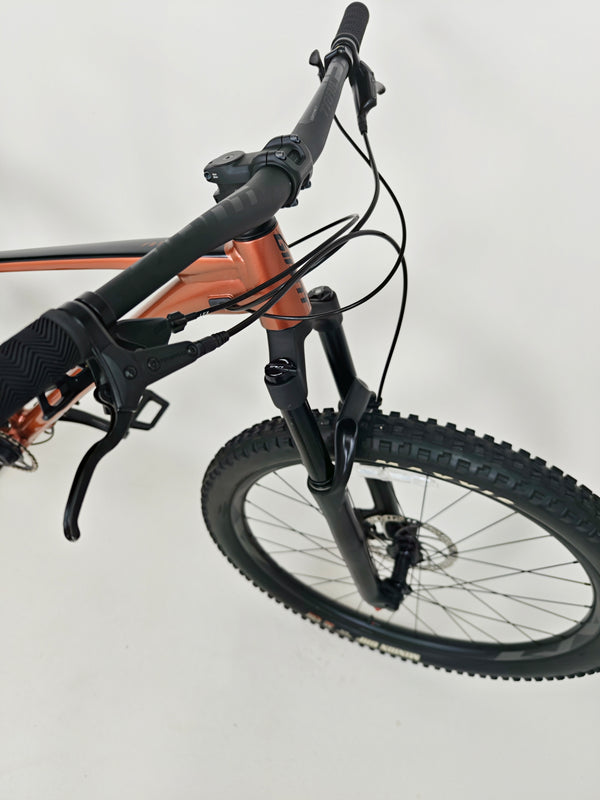 Giant Fathom 2 29 2023 / LARGE / RRP: £1,399.00 / Very Good Condition