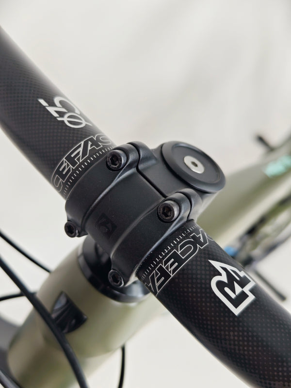 Trek Slash 9.7 SLX + XT 29 2022 / MEDIUM / RRP: £4,700.00 / Excellent Condition!