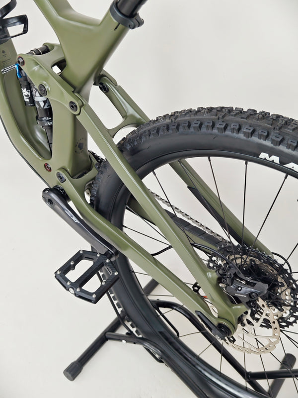 Trek Slash 9.7 SLX + XT 29 2022 / MEDIUM / RRP: £4,700.00 / Excellent Condition!